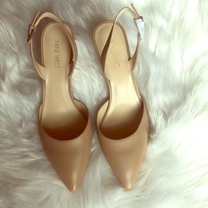 Nine West NWT beige pointy kitten heels